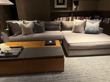 Sala color gris claro