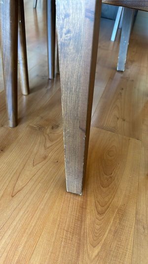 Móbica- Comedor de madera con 6 sillas grises
