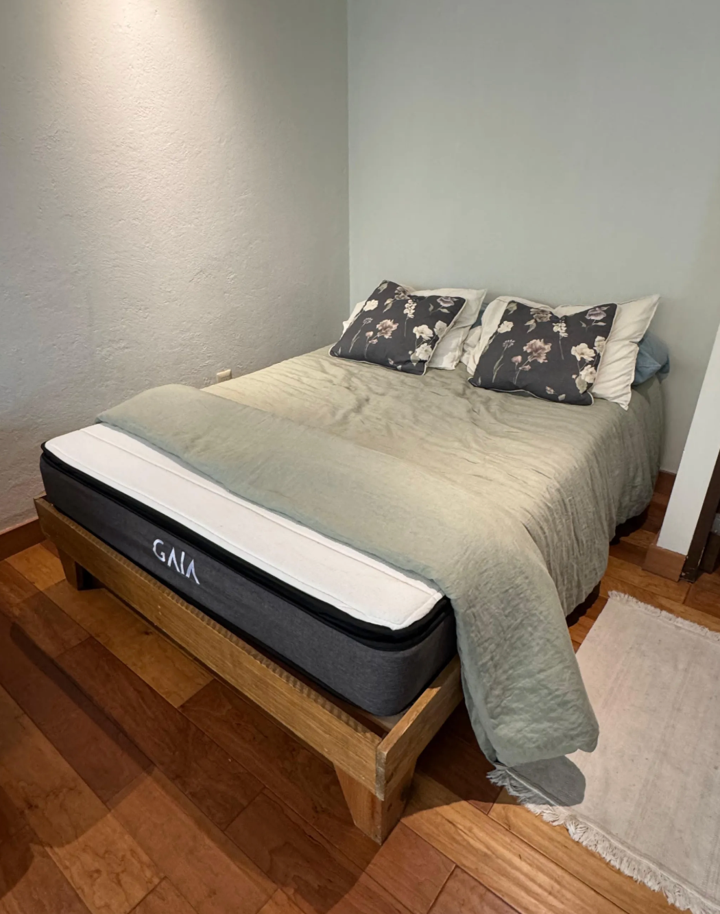 Gaia - Colchón matrimonial Resortes + Base de cama