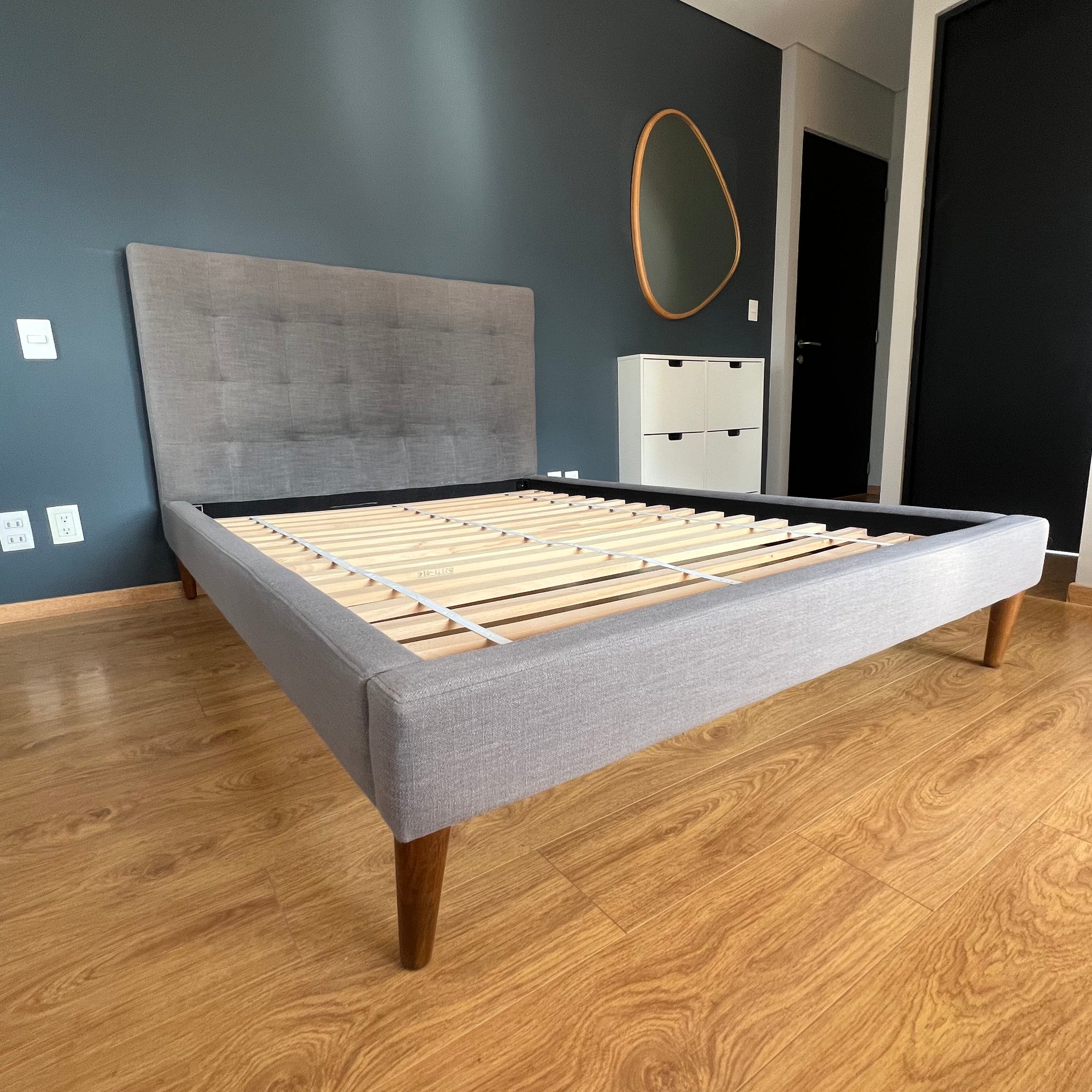 West Elm - Cama Matrimonial