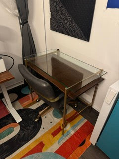 Escritorio We Art Display Collection de metal y vidrio West elm