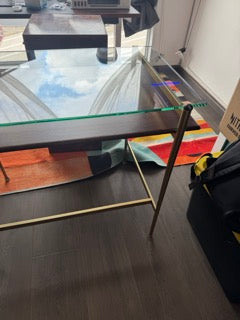 Escritorio We Art Display Collection de metal y vidrio West elm