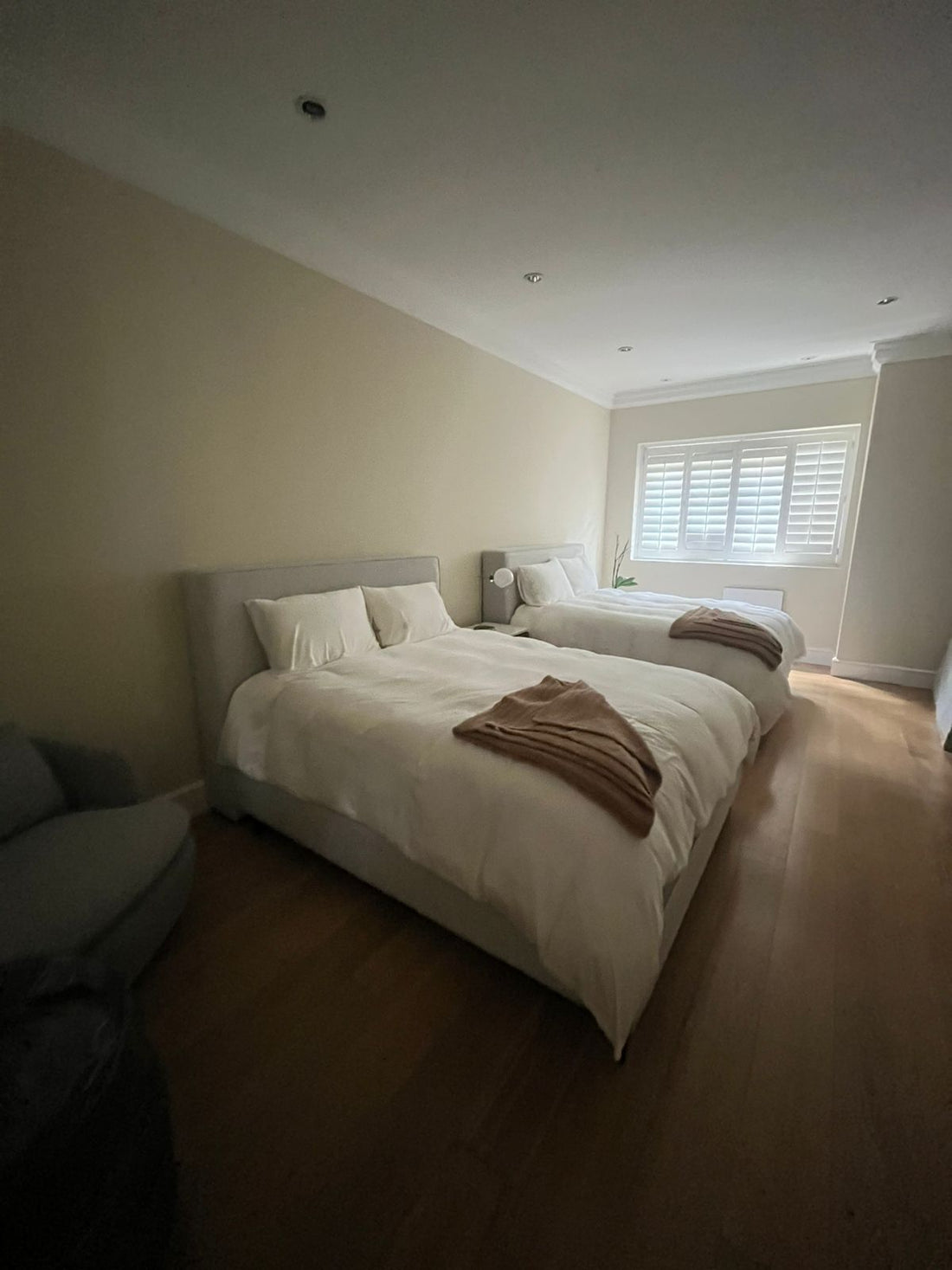 Cabecera y base de cama queen