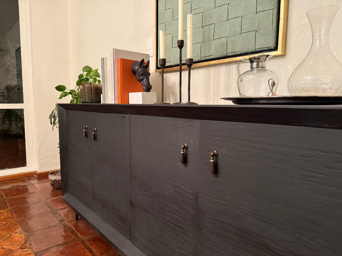 Bufetera de madera negra