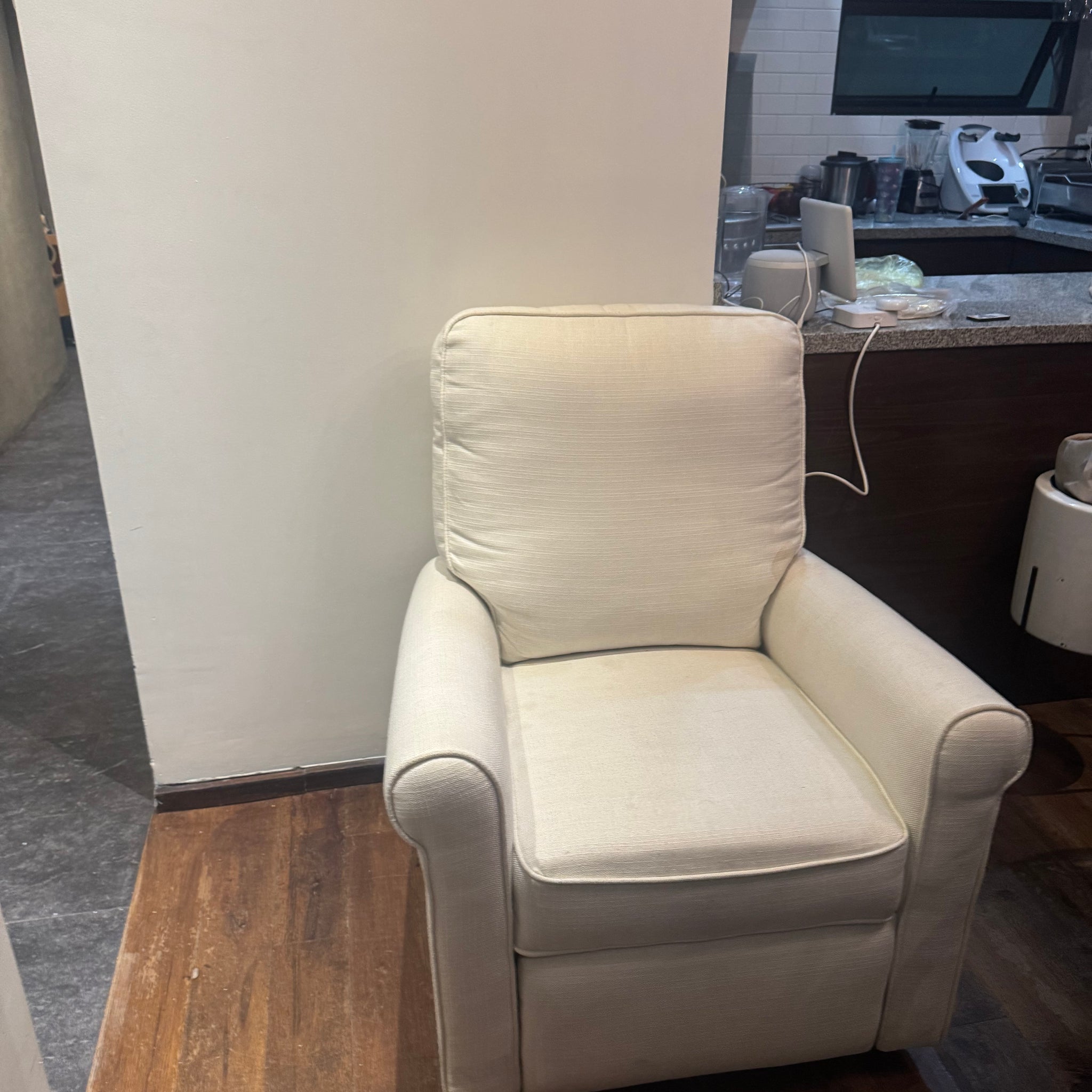 MECEDORA POTTERY BARN