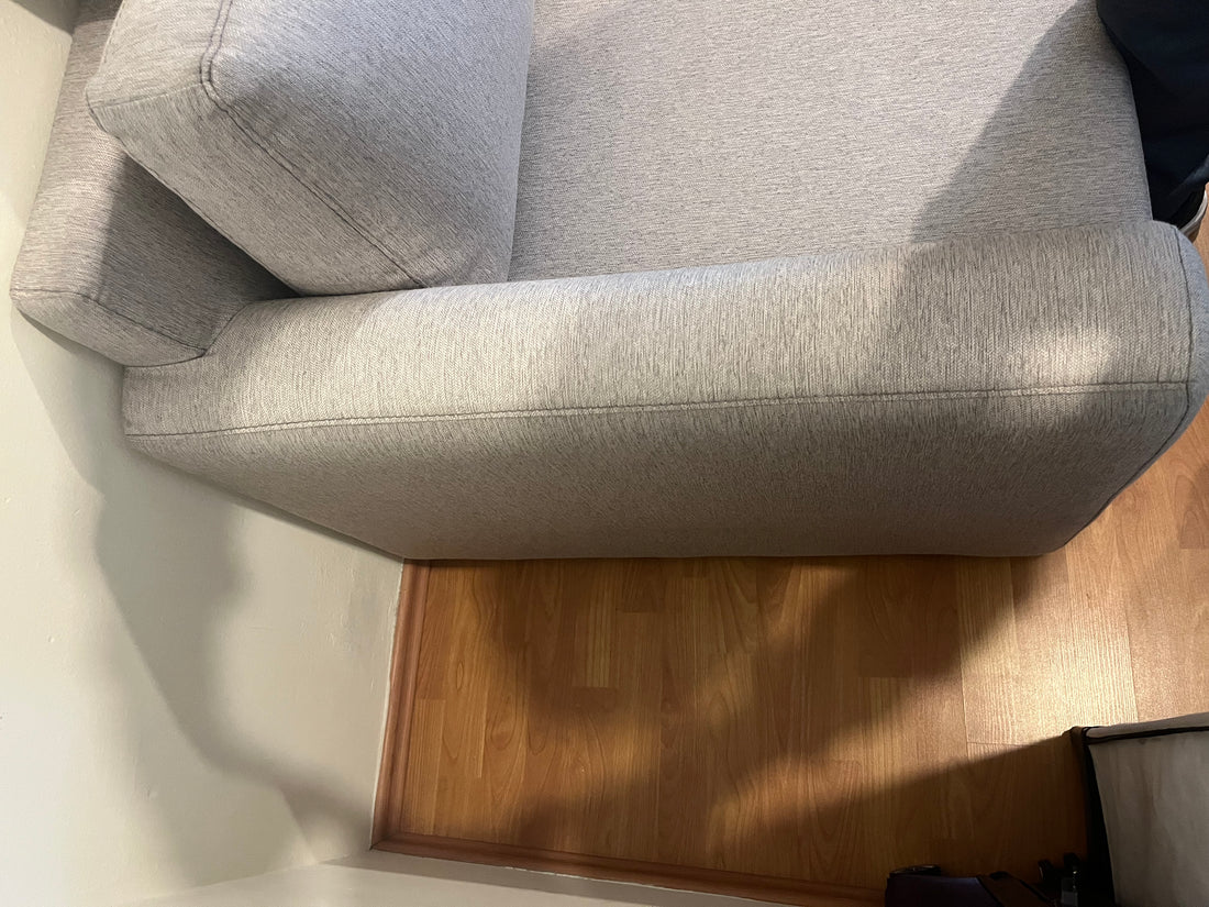 Sofa cama marca Liz color gris, excelente estado