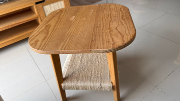 Mesa lateral nogal y ratán