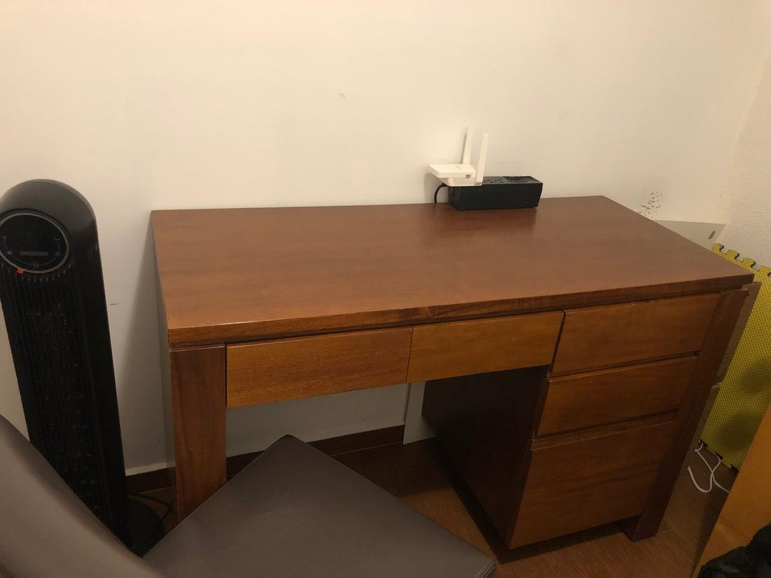 ESCRITORIO CON ARCHIVERO /incluye SILLA DE POLIPIEL