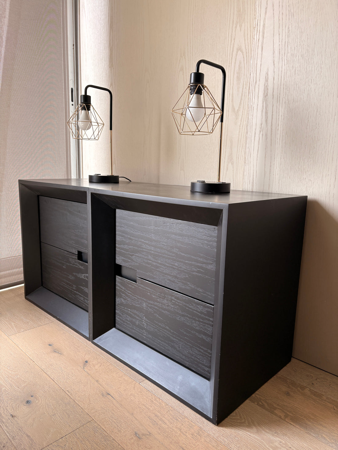 Recámara moderna completa (Base + Cabecera + 2 Burós + 2 Lámparas)