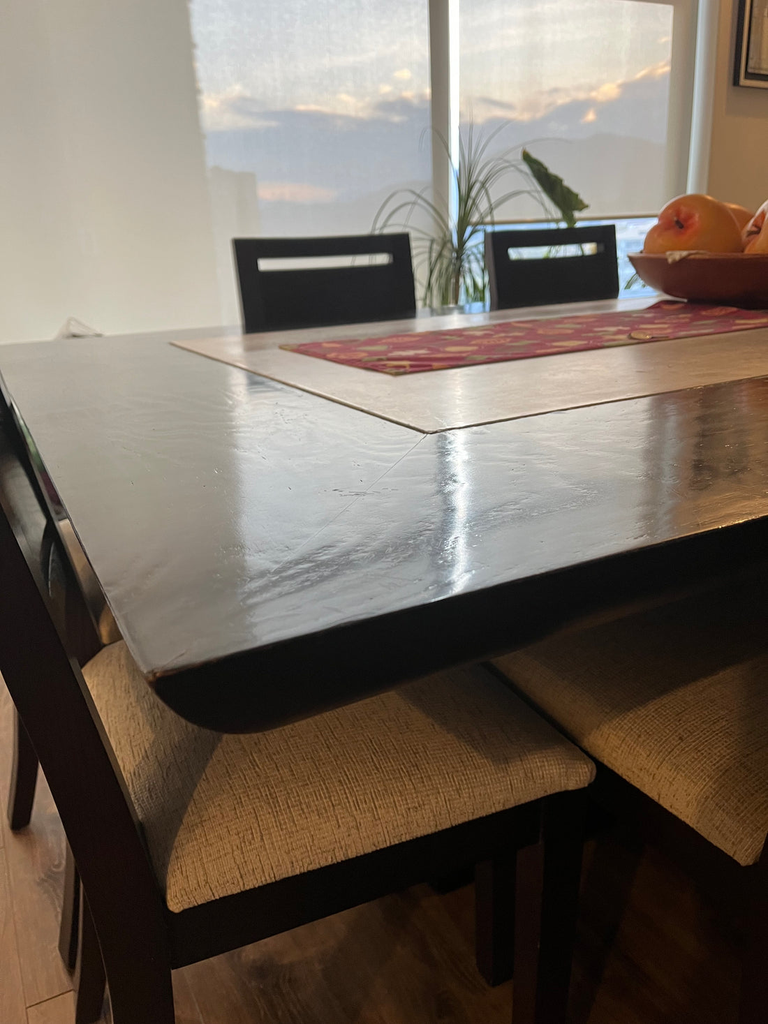 Home Design - Comedor de madera con mármol