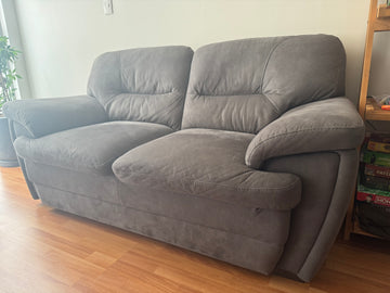 Sillon Love seat contemporaneo gris