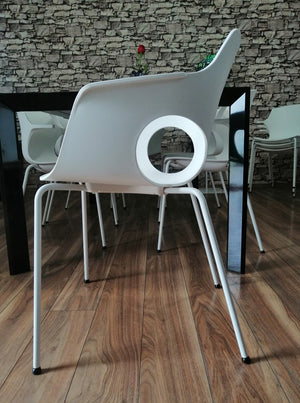 Brado- Set de 8 sillas blancas de polipropileno modelo Ole