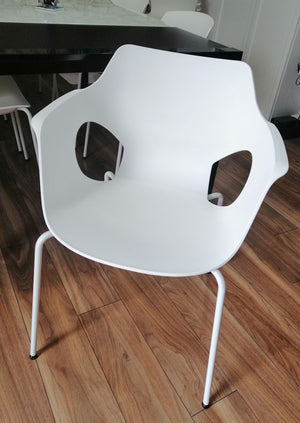 Brado- Set de 8 sillas blancas de polipropileno modelo Ole
